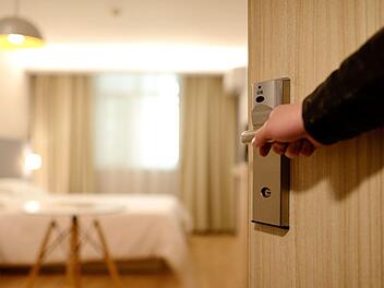 Schn&auml;ppchen gesucht? Wir haben eine Auswahl von Hotels zusammengestellt, die aktuell besonders g&uuml;nstige Preise bieten. Foto: pixabay.com/davidlee770924