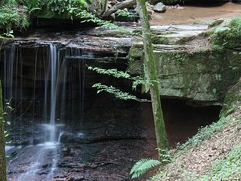 So ruhig ist es am Trettstein bei Gr&auml;fendorf derzeit eher selten. Der Ort ist sehr beliebt bei Wanderern. In letzter Zeit kam es hier immer wieder zu Ungl&uuml;cken.  Archivbild: Gerd Schaar