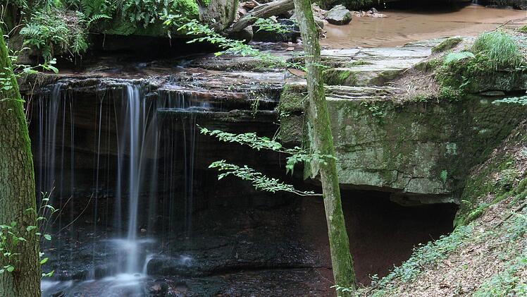 So ruhig ist es am Trettstein bei Gr&auml;fendorf derzeit eher selten. Der Ort ist sehr beliebt bei Wanderern. In letzter Zeit kam es hier immer wieder zu Ungl&uuml;cken.  Archivbild: Gerd Schaar
