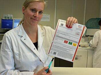 Dank eines neuartigen Barcode-Systems für die Corona-App können Testergebnisse aufs Handy übermittelt werden. Foto: Tonya Schulz