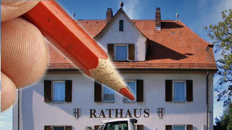Ganz ohne Rotstift geht es nicht im Rannunger Rathaus. Die Planung für die  Brunnenstraße steht, aber eine Förderung ist nicht in Sicht. Für die  Mehrzweckhalle allerdings gibt es Geld aus einem Fördertopf des Bundes.   Der Schul-Kirchhof ist fast fertig, das Nebengebäude ist 2021 geplant. Die  zugesagten Zuschüsse allerdings sind noch nicht auf dem Konto der Gemeinde.   Montage/Fotos: Dieter Britz