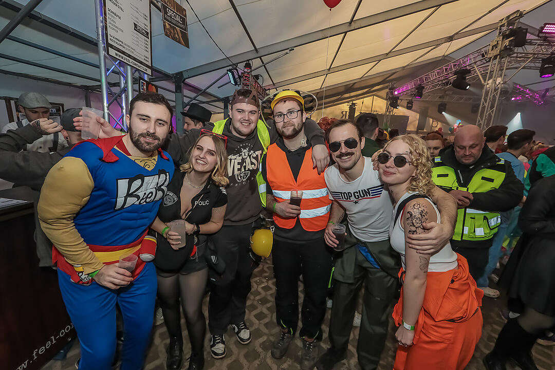 Im großen Festzelt wurde richtig gefeiert!