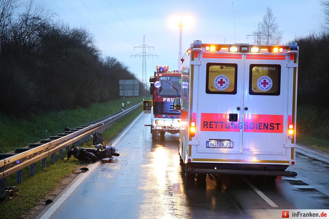 Kollision mit Auto - Rollerfahrer nach Unfall bei Schwarzenbach gestorben