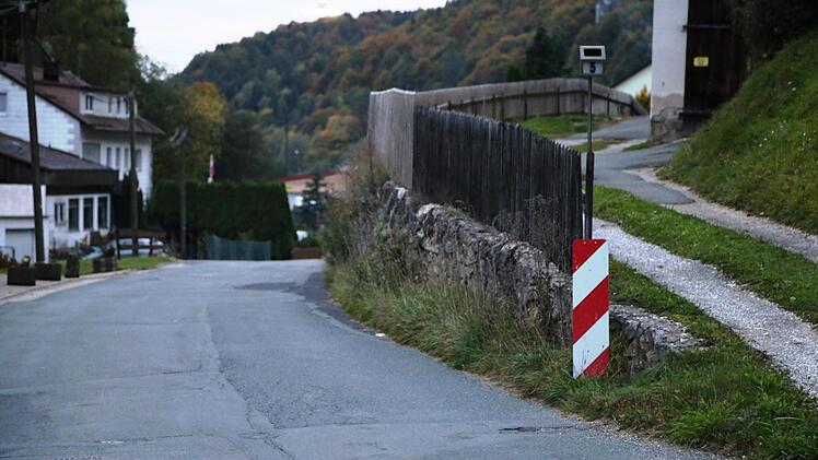Durch die Versetzung der Mauer soll eine unübersichtliche Engstelle in Wolfsberg beseitigt werden Franz Galster