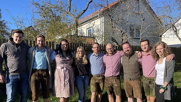 Die neugew&auml;hlte Vereinsf&uuml;hrung des Wildfleckener Kirmesvereins besteht aus (von links) Benjamin Witke (Quartiermeister), Tobias K&ouml;stler (Schatzmeister), Nina Breitenbach (Mitgliederverwaltung), Manuela Bramowski (Beisitzerin), Tim Weikard (2. Vors...
