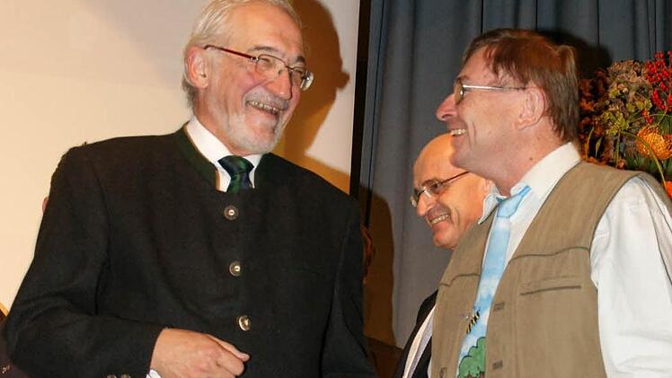 Paul Beinhofer (links) gratulierte Peter Kirchner zum Sonderpreis.