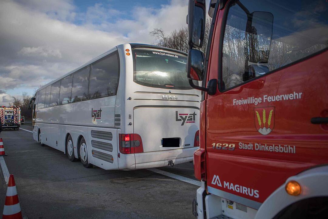 Mittelfranken: Bus mit 26 Schülern verunglückt auf A7 – mehrere Verletzte