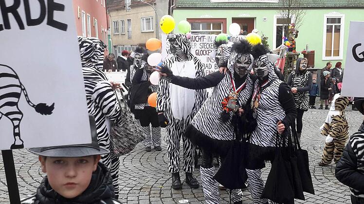 Schwarz-Weiß wirkt tierisch anziehend. Foto: Rolf Pralle