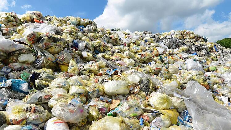 Die Plastikproduktion wächst und mit ihr die Müllmenge. Foto: Adobe Stock
