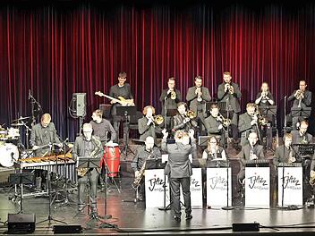 Mit wechselnden Soli-Einlagen begeisterte die T-Jazz-Band unter der Leitung von Thomas Schimmel.