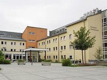 Die Fachklinik Stadtsteinach ist eine Erfolgsgeschichte. Die geriatrische Rehabilitation hat bereits tausenden älteren Menschen zu verbesserter Mobilität und damit zu mehr Lebensqualität verholfen.