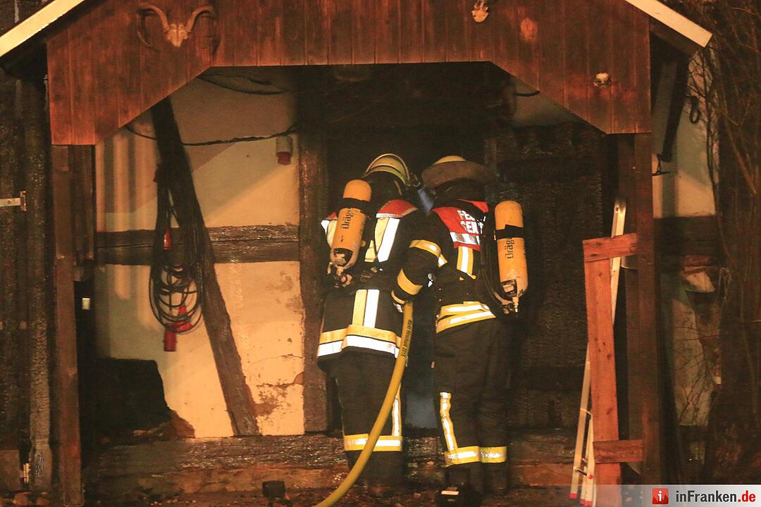 Großeinsatz: Scheunenbrand in Seigendorf