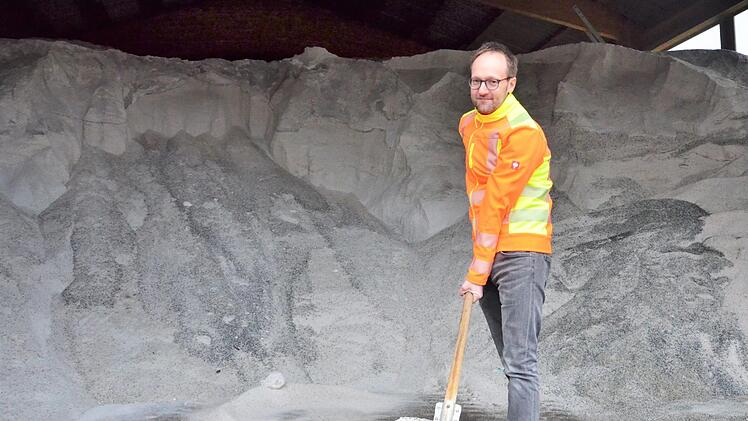 Für den Ernstfall sind auf dem Gelände des Kronacher Bauhofs 800 Tonnen Salz gelagert. Foto: Sandra Hackenberg