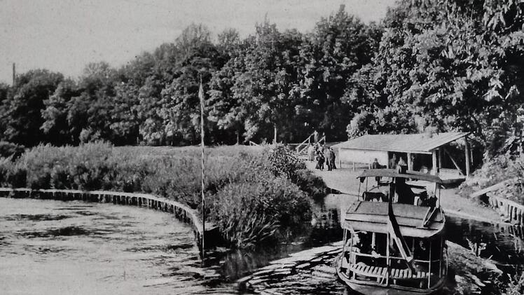 Ein Dampfboot legt um 1900 an der Saline an. Archiv Helmut Fischer