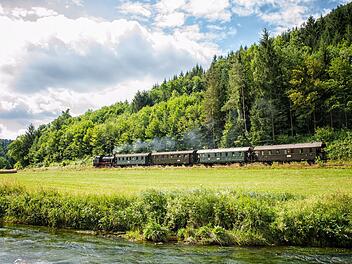 Dampfbahn Fränkische Schweiz Fahrt der Dampfbahn Fränkische Schweiz von Ebermannstadt nach Beringersmühle.  Ersteller: Florian Trykowski Fotografie  Urheberrecht: © TZ Fränkische Schweiz / Florian Trykowski