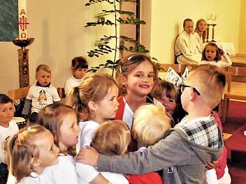 Im Gottesdienst und beim anschließenden Sommerfest durften die Wickendorfer Kinder die Bandbreite ihrer Gefühle zeigen. Foto: privat