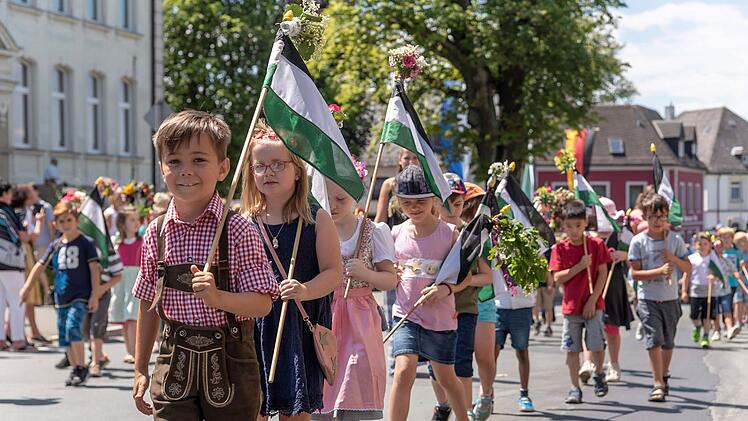 M&uuml;nchberg: Stadt sagt Festumzug wegen aktueller Wetterlage ab - "kein Risiko eingehen"