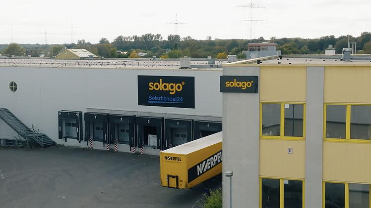 Das Unternehmen hat seinen Sitz in Hilden bei Düsseldorf und verfügt über eine eigene Lagerlogistik mit über 10.000 Quadratmetern Fläche.