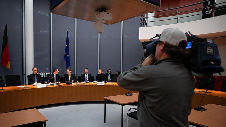 Sitzung des Wahlpr&uuml;fungsausschusses des Bundestages