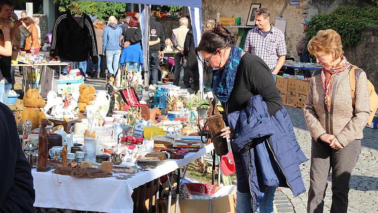 Schauen und staunen, das ist Markt in Münnerstadt. Foto: Dieter Britz