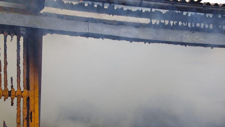 Beim Scheunenbrand in Höfles. Foto: Marco Meißner