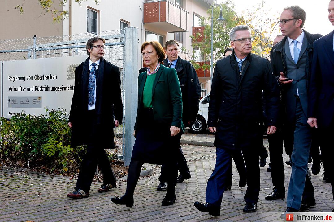 Bundesinnenminister Thomas de Maizière (CDU) hat das Balkanzentrum in Bamberg besucht