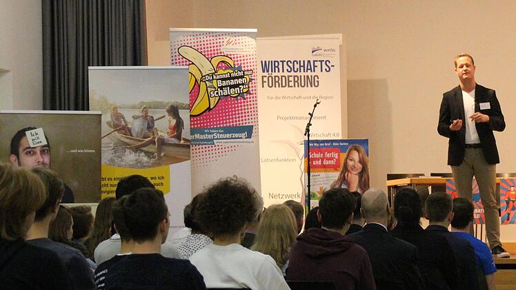 Vollblutunternehmer Sven Franzen (28) ermunterte die Schüler bei der Berufswahl genau hinzuschauen: "Was will ich, was macht mir Spaß?"Christiane Lehmann