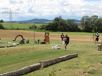 18 Bahnen mussten in Grundfeld bei den 1. Obermain Open im Fußballgolf zweimal gespielt werden. Fotos: Monika Schütz
