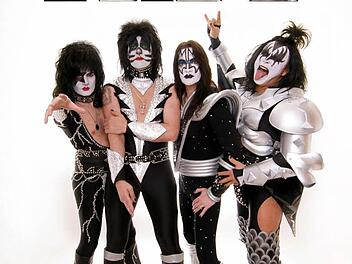 Vom Original kaum zu unterscheiden: (v. l.) Thomas Stachow (als Peter Criss), Harald Jess Schuster (Ace Frehley), Thorsten Hänsel (Gene Simmons) und Heiko Grabmeier (Paul Stanley).  Fotos: privat