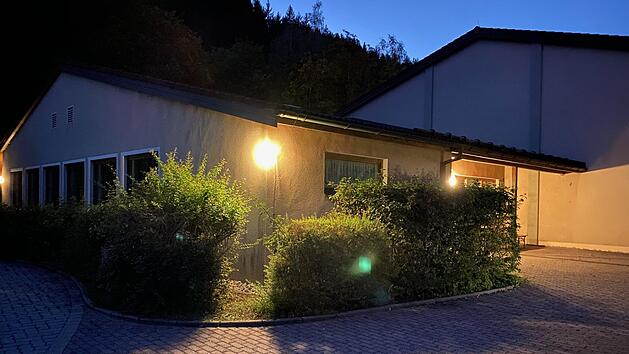 Die Gemeinde Wilhelmsthal will die Mehrzweckhalle in Steinberg in ein "besseres Licht" setzen. Mit einer hohen Förderung sollen Verbesserungen für den sportlichen Bereich erzielt werden.  Michael Wunder