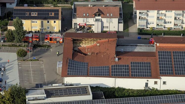 Zwei Schwerverletzte bei Einsturz von Supermarktdach