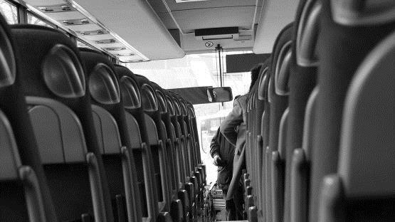 Ein 44-jähriger Fahrgast hat in Nürnberg den Fahrer eines Linienbusses beleidigt und im Anschluss versucht, ihn mit einem Kinderwagen anzugreifen. Symbolfoto: pixabay.com/M_Caballero