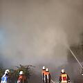 Eine Schreinerei in Mittelfranken stand am Donnerstagmorgen in Flammen. Symbolbild: Fechner/News5