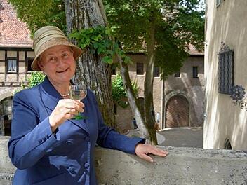 Gemütlich und informativ geht es in den Museen Schloss Aschach beim 1. Weinfest zu. Gräfin Carola lädt zwei Tage lang zu Kultur und Kulinarik aus Franken ein.