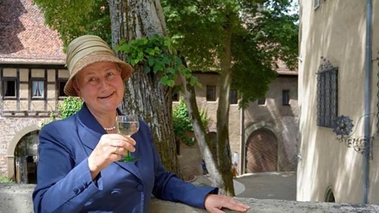 Gemütlich und informativ geht es in den Museen Schloss Aschach beim 1. Weinfest zu. Gräfin Carola lädt zwei Tage lang zu Kultur und Kulinarik aus Franken ein.