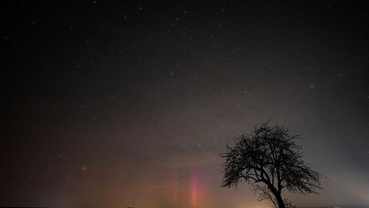 Spektakuläre Farben über Bamberg: Polarlichter und Saharastaub zugleich