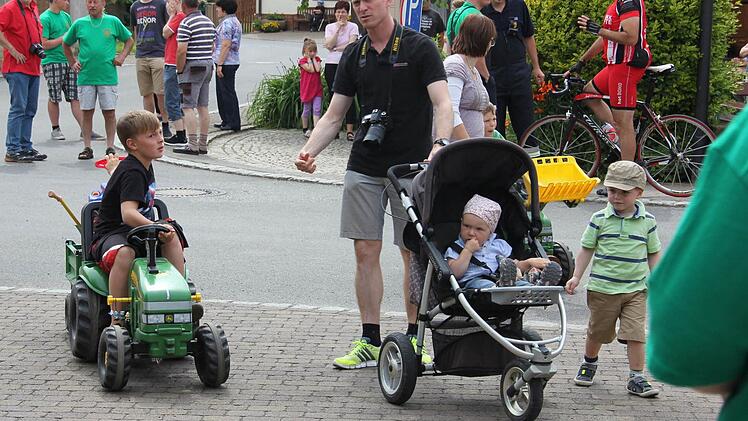 Auch andere Fahrzeuge waren im Einsatz.