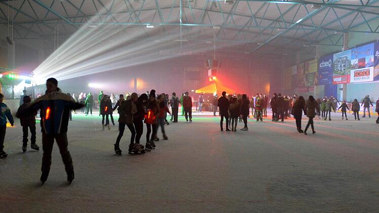 Eisdisco 2015 in der Bad Kissinger Eishalle. Foto: Peter Rauch