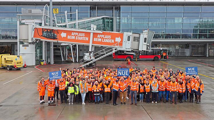 Flughafen Nürnberg reagiert auf deutschlandweite Demos mit "solidarischem Gruppenfoto"