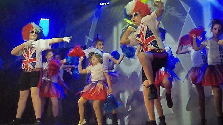 Da steppt die Königin - die Dance Kids brachten die Queen zum Schwitzen. Foto: privat