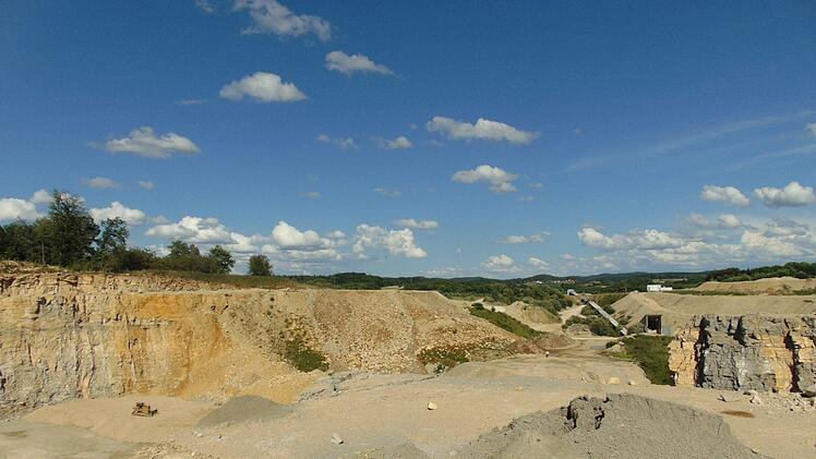 30 Hektar groß ist der Steinbruch. Foto: Petra Malbrich