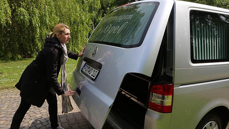 Nach der Aussegnung wird der Verstorbene ins Krematorium gefahren.