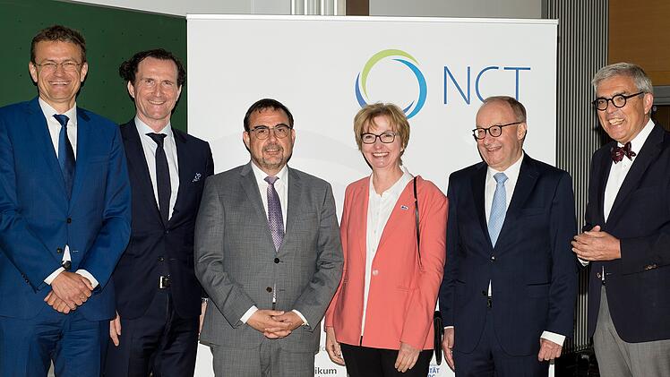 W&uuml;rzburg: Nationales Tumorzentrum er&ouml;ffnet - "herausragender Meilenstein" f&uuml;r Krebsforschung