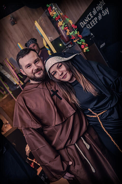 Gemeinsam Fasching feiern bis Montagmorgen!