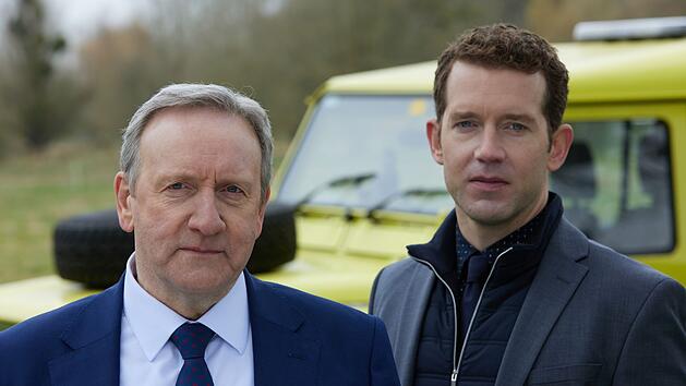 Ein eingespieltes Team: DCI John Barnaby (Neil Dudgeon, links) und DS Jamie Winter (Nick Hendrix) ermitteln in zwei neuen F&auml;llen.