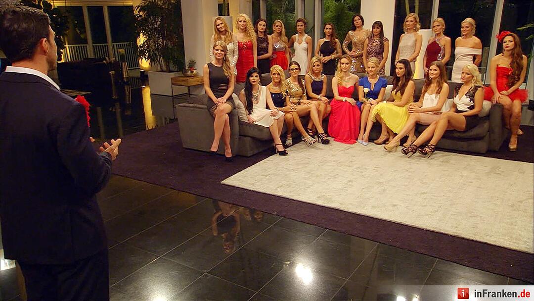 Der Bachelor 2016: Wer von den 22 Ladies muss schon in der ersten Nacht der Rosen gehen? Alle Infos zu 'Der Bachelor' im Special bei RTL.de: http://www.rtl.de/cms/sendungen/der-bachelor.html