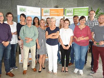 Die Teilnehmer der interkulturellen Schulung aus den Gemeinden der Kreuzbergallianz: (von links) Allianzmanager Dr. Christian Seynstahl, Barbara Roßhirt und Ramona Fries (Markt Oberelsbach), Stefan Lutz-Simon (Leiter der Jugendbildungsstätte Unterfranken), Manuela Dillenz und Jarka Simmering (Bildungsreferentinnen), Katharina Wirsing (Markt Wildflecken), Luise Englert (Gemeinde Sandberg), Sandra Kleinhenz (Markt Wildflecken), Sabrina Brischke (VG Bad Neustadt), Ralf Losert (Markt Wildflecken)...