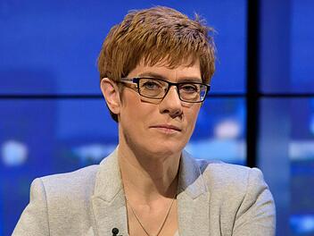 Die saarl&auml;ndische Ministerpr&auml;sidentin muss nach einem Verkehrsunfall ins Krankenhaus. Archivbild: dpa/Oliver Dietze