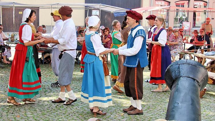 Der Tanz der Landsknechte und Marketenderinnen war gut einstudiert. Foto:  Dieter Britz