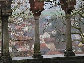 Die Investitionen sollen heuer der Dorferneuerung in Aura zugute kommen. Diese Entscheidung traf der Gemeinderat. Foto: Gerd Schaar